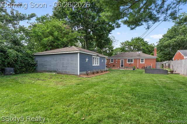 Builiding view twenty three for 28717 Westfield, Livonia, MI. 48150