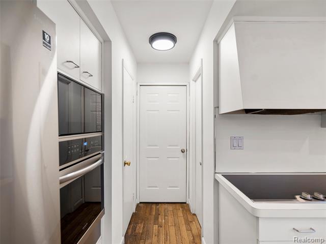 Builiding view eighteen for 24361 Glenda, Novi, MI. 48375