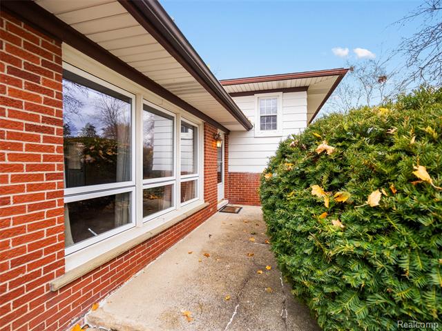 Builiding view six for 24361 Glenda, Novi, MI. 48375