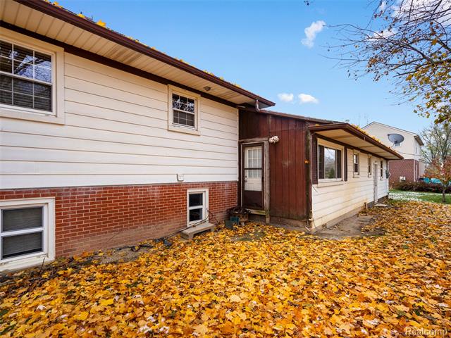 Builiding view thirty eight for 24361 Glenda, Novi, MI. 48375