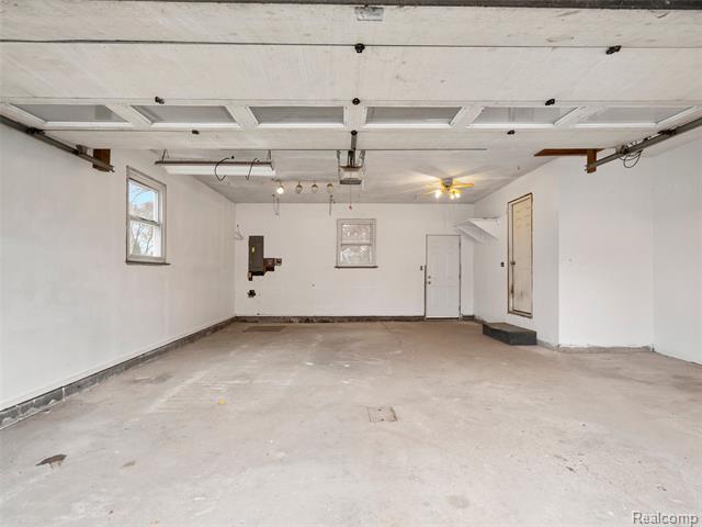 Builiding view thirty four for 24361 Glenda, Novi, MI. 48375