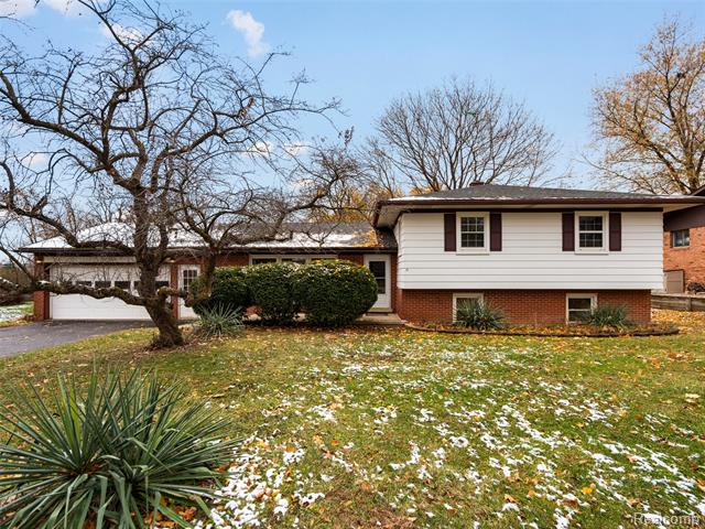 Builiding view thirty nine for 24361 Glenda, Novi, MI. 48375