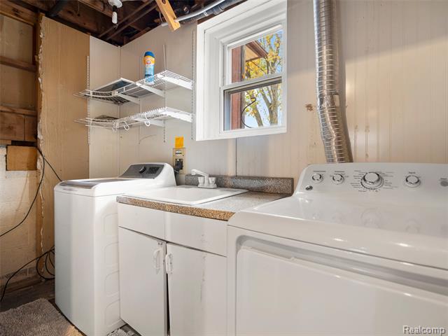 Builiding view thirty two for 24361 Glenda, Novi, MI. 48375