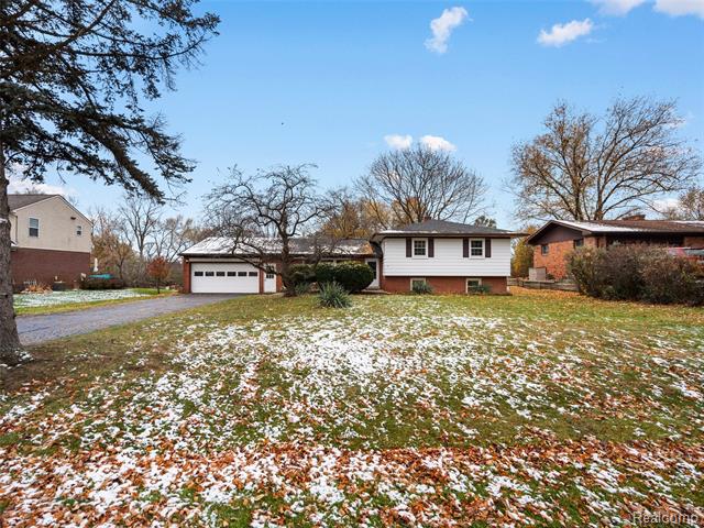 Builiding view three for 24361 Glenda, Novi, MI. 48375