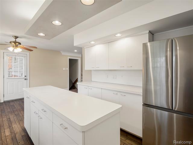 Builiding view twelve for 24361 Glenda, Novi, MI. 48375