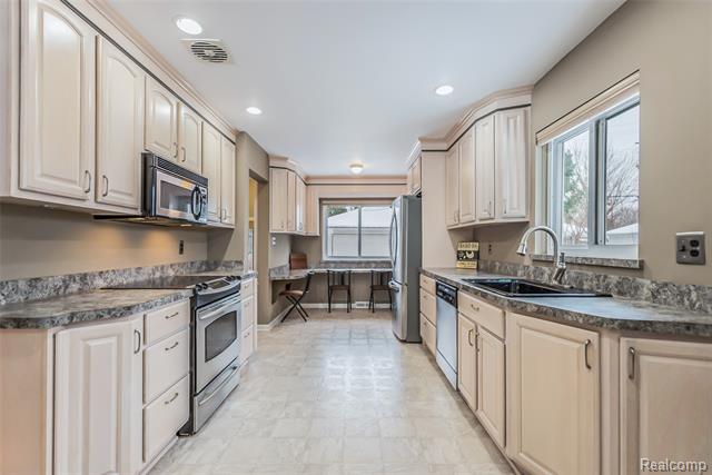 Builiding view four for 9330 San Jose, Redford, MI. 48239