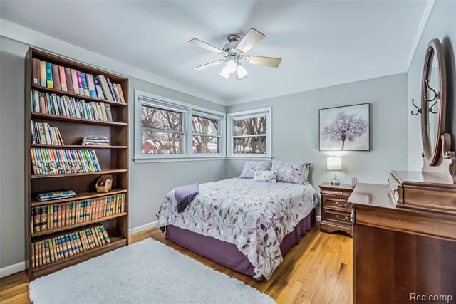 Builiding view nine for 9330 San Jose, Redford, MI. 48239