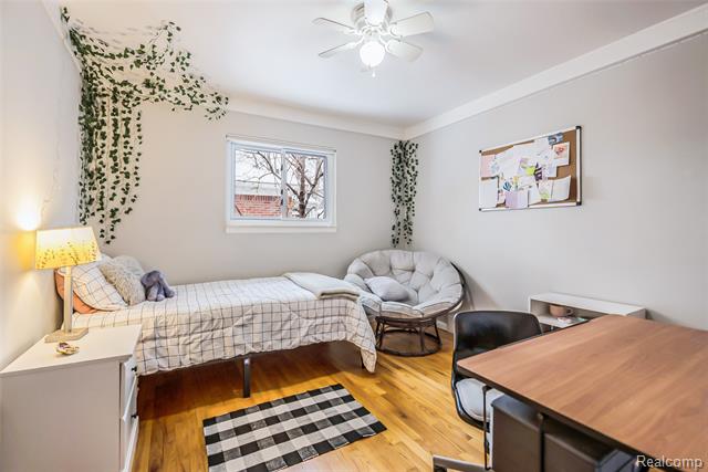 Builiding view ten for 9330 San Jose, Redford, MI. 48239