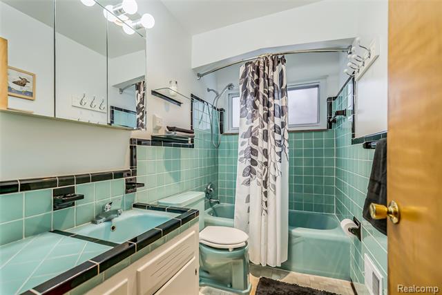 Builiding view thirteen for 9330 San Jose, Redford, MI. 48239