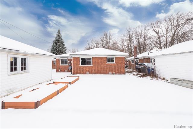 Builiding view twenty two for 9330 San Jose, Redford, MI. 48239