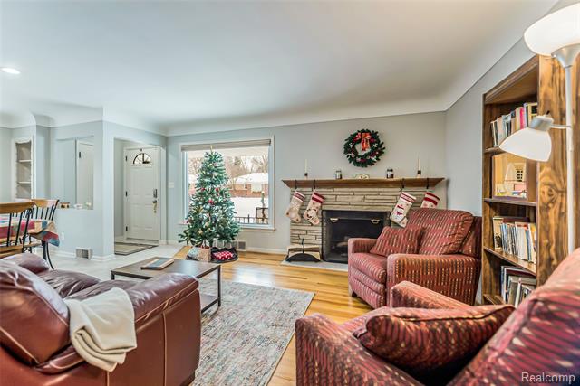 Builiding view two for 9330 San Jose, Redford, MI. 48239