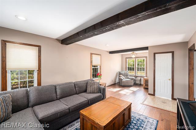 Builiding view eleven for 27501 West Chicago, Livonia, MI. 48150