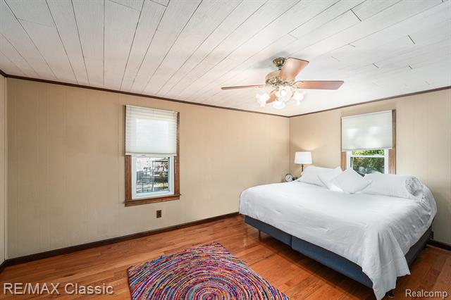 Builiding view fifteen for 27501 West Chicago, Livonia, MI. 48150