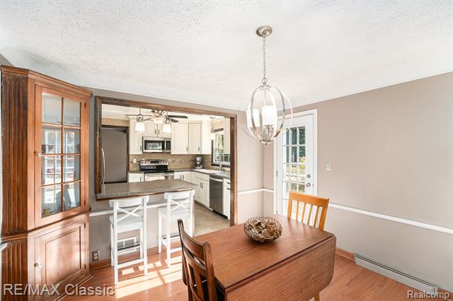 Builiding view five for 27501 West Chicago, Livonia, MI. 48150