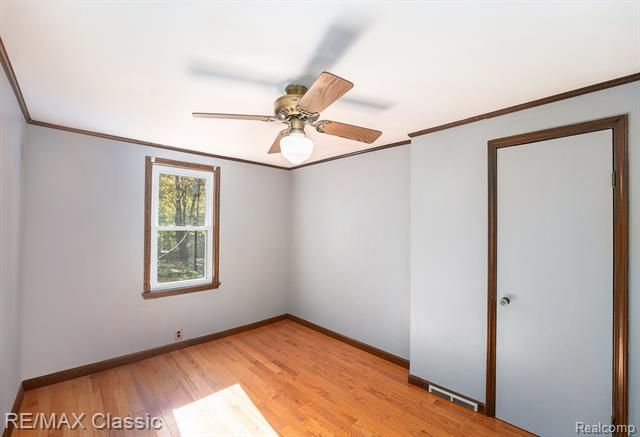 Builiding view nineteen for 27501 West Chicago, Livonia, MI. 48150