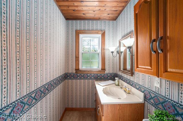 Builiding view thirteen for 27501 West Chicago, Livonia, MI. 48150