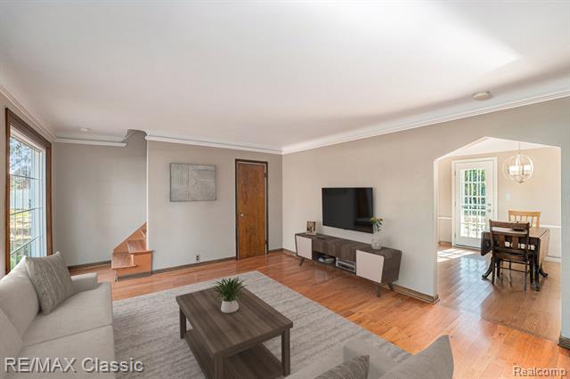 Builiding view two for 27501 West Chicago, Livonia, MI. 48150