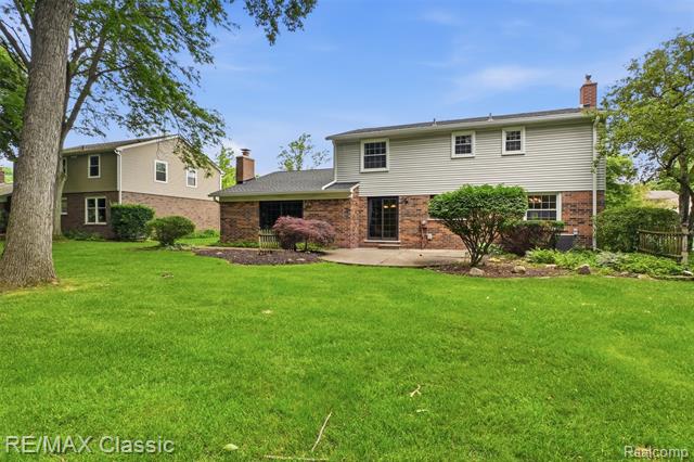 Builiding view thirty nine for 45451 Woodleigh Way, Plymouth, MI. 48170