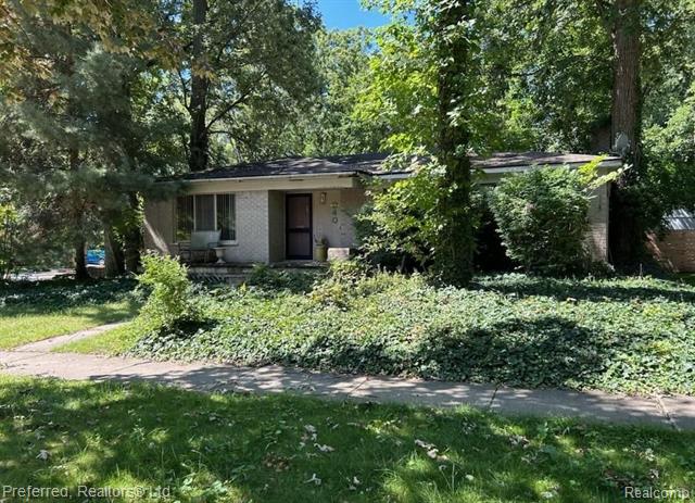 front view for 840 Beech Ct, Plymouth, Mi. 48170