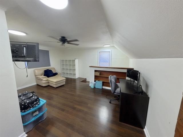 Builiding view fifteen for 23147 Melville, Hazel Park, MI. 48030