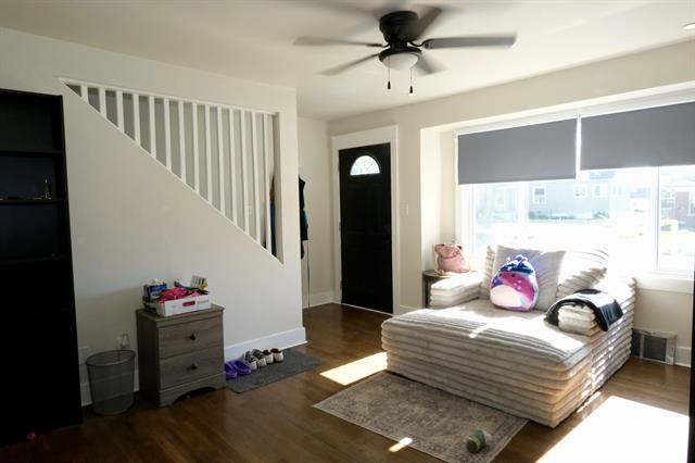 Builiding view four for 23147 Melville, Hazel Park, MI. 48030