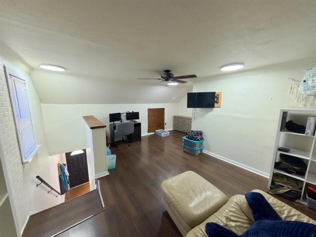 Builiding view fourteen for 23147 Melville, Hazel Park, MI. 48030