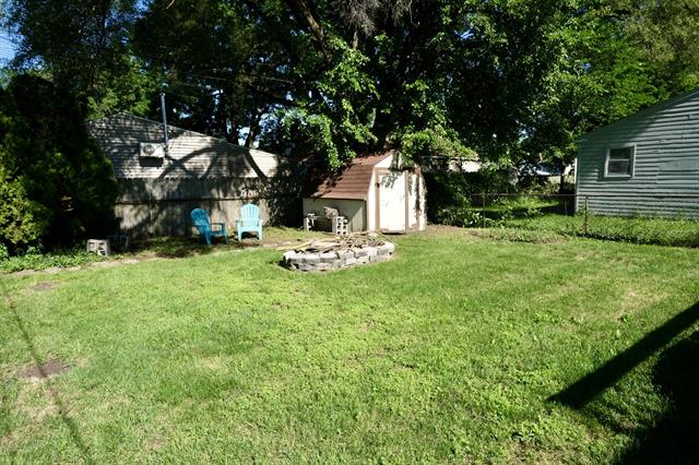 Builiding view twenty one for 23147 Melville, Hazel Park, MI. 48030