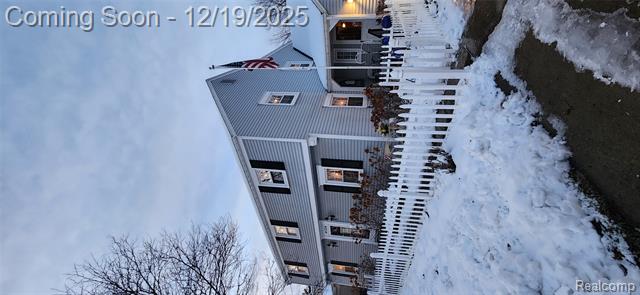 front view for 45524 Woodleigh Way, Plymouth, Mi. 48170