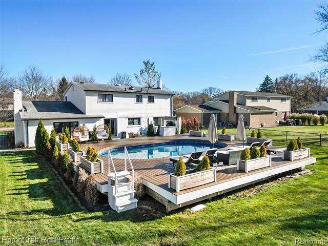 Builiding view fifty nine for 11829 Canton Center, Plymouth, MI. 48170