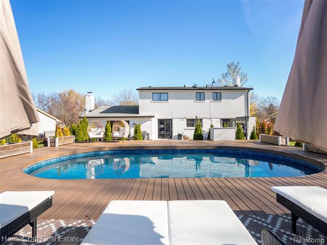 Builiding view fifty one for 11829 Canton Center, Plymouth, MI. 48170