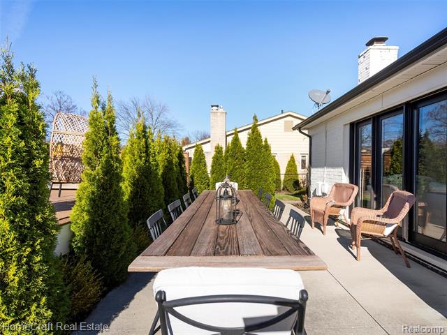 Builiding view forty four for 11829 Canton Center, Plymouth, MI. 48170