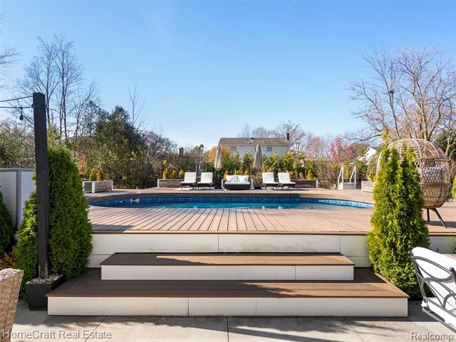 Builiding view forty seven for 11829 Canton Center, Plymouth, MI. 48170