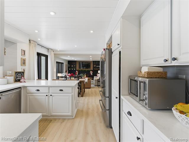 Builiding view fourteen for 11829 Canton Center, Plymouth, MI. 48170