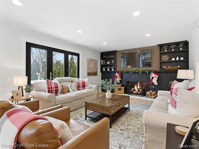 Builiding view nineteen for 11829 Canton Center, Plymouth, MI. 48170