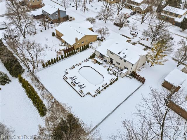 Builiding view seventy four for 11829 Canton Center, Plymouth, MI. 48170