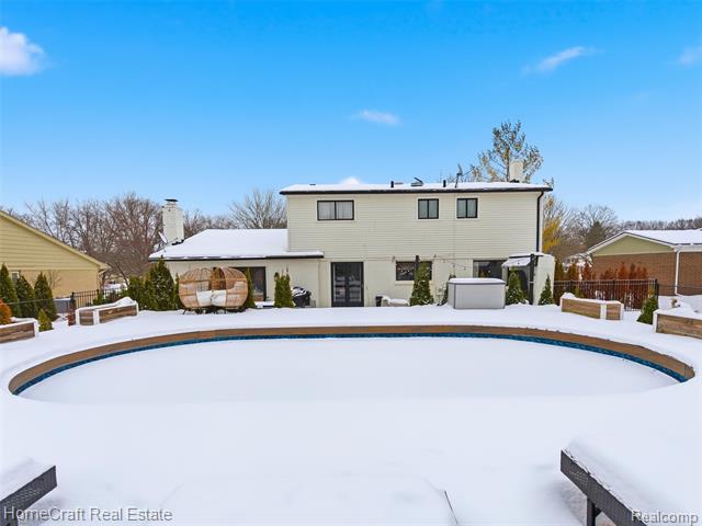 Builiding view seventy three for 11829 Canton Center, Plymouth, MI. 48170