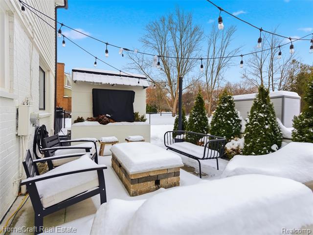 Builiding view seventy for 11829 Canton Center, Plymouth, MI. 48170