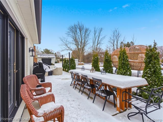 Builiding view sixty seven for 11829 Canton Center, Plymouth, MI. 48170