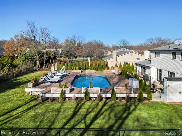 Builiding view sixty two for 11829 Canton Center, Plymouth, MI. 48170