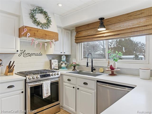 Builiding view thirteen for 11829 Canton Center, Plymouth, MI. 48170