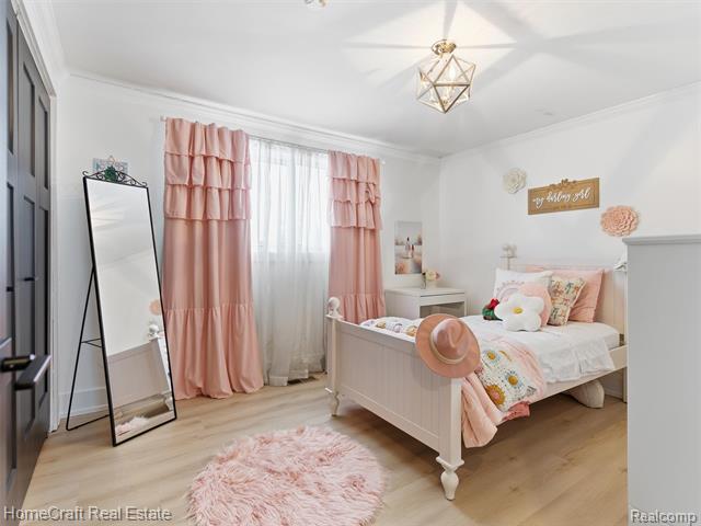 Builiding view thirty five for 11829 Canton Center, Plymouth, MI. 48170