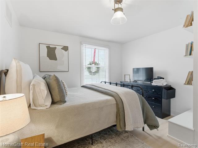 Builiding view thirty one for 11829 Canton Center, Plymouth, MI. 48170