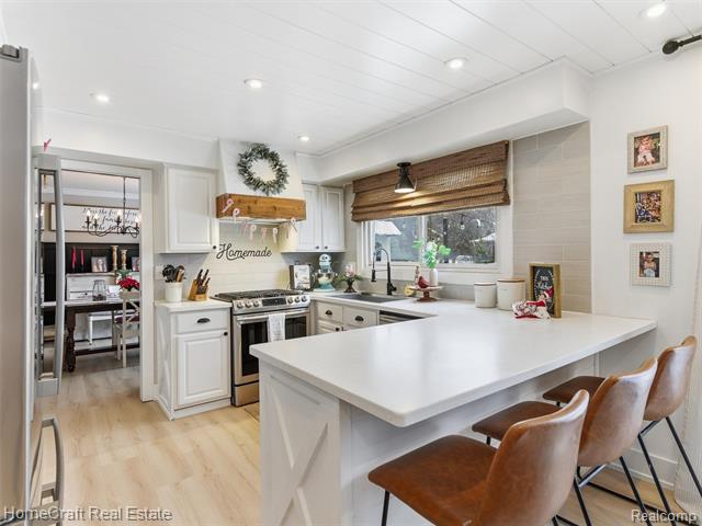 Builiding view twelve for 11829 Canton Center, Plymouth, MI. 48170