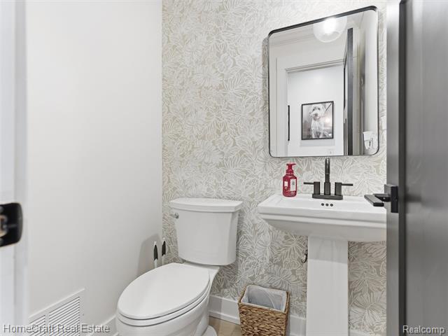 Builiding view twenty four for 11829 Canton Center, Plymouth, MI. 48170