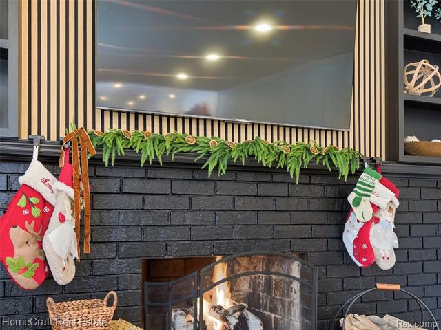 Builiding view twenty one for 11829 Canton Center, Plymouth, MI. 48170