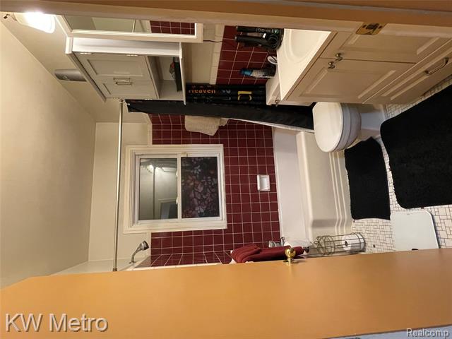 Builiding view eight for 9979 Berwyn, Redford, MI. 48239