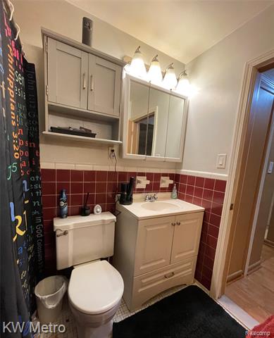 Builiding view ten for 9979 Berwyn, Redford, MI. 48239