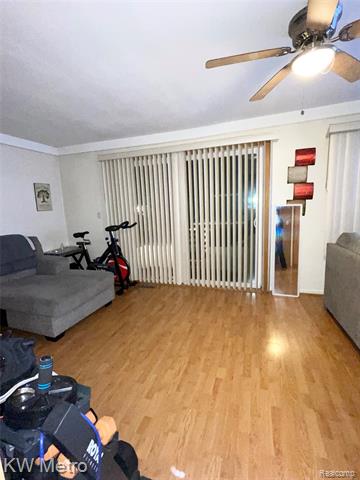 Builiding view twenty six for 9979 Berwyn, Redford, MI. 48239