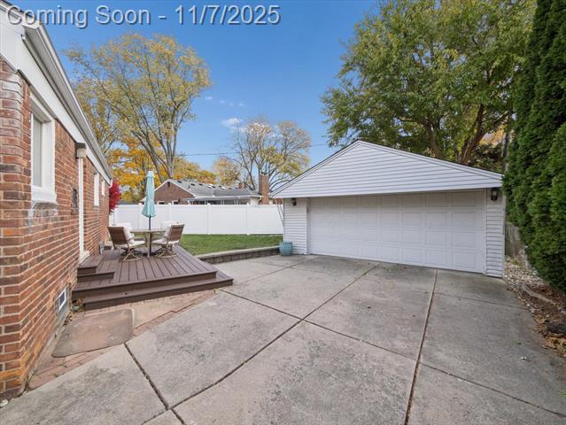 Builiding view forty two for 28035 Clements Circle N, Livonia, MI. 48150