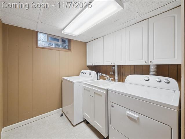 Builiding view forty for 28035 Clements Circle N, Livonia, MI. 48150